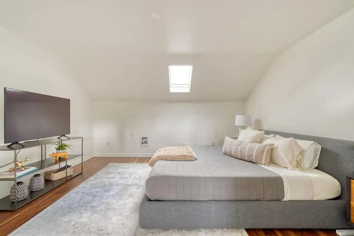Stay Portland - Perfect Portland Farmhouse Loft - Breweries & Bars United States