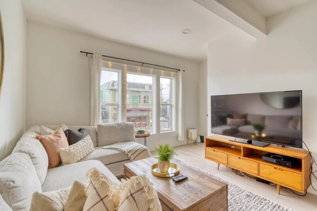 Apartment Stay Portland - Perfect Portland Farmhouse Loft - Breweries & Bars