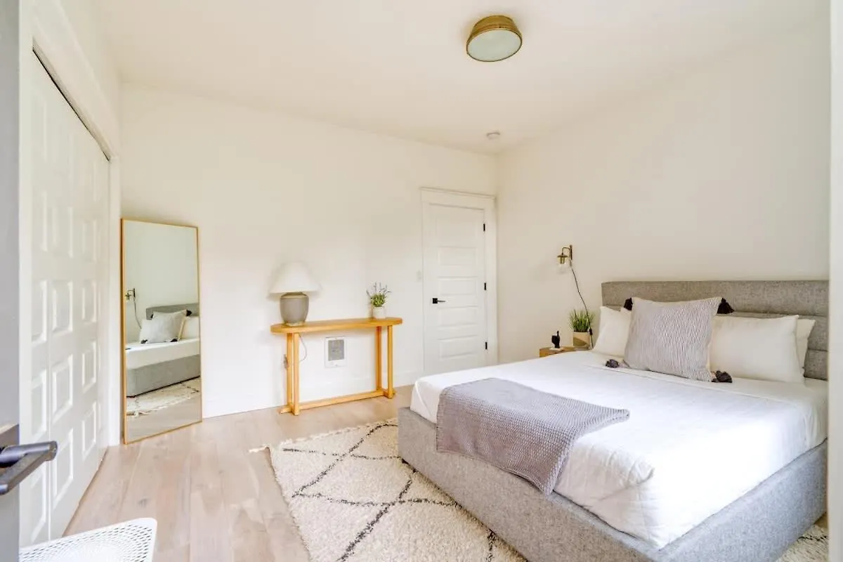 Apartment Stay Portland - Perfect Portland Farmhouse Loft - Breweries & Bars