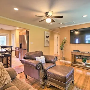 https://updated-savannah-hideaway-with-luxury-backyard.top-hotels-in-savannah.com